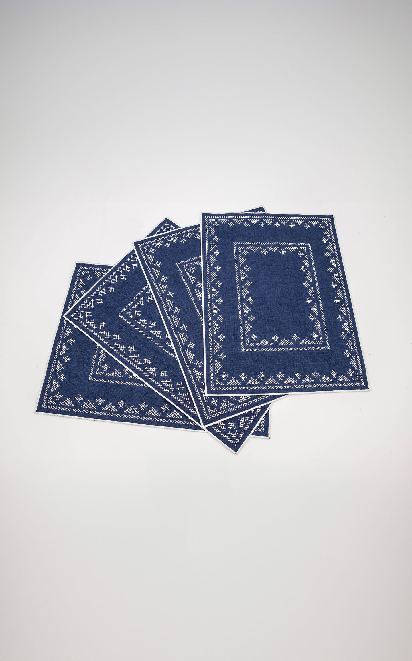 Pedralbes Placemats in Navy – Set of 4