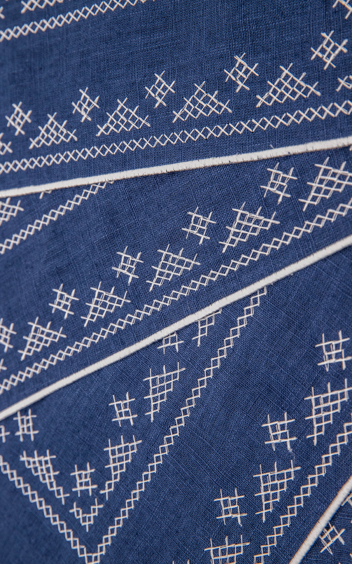 Pedralbes Placemats in Navy – Set of 4