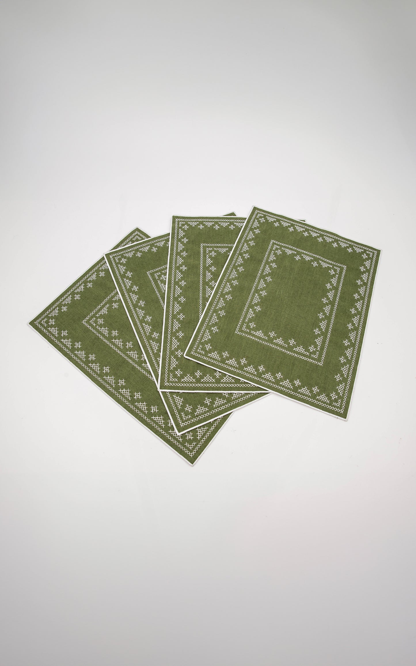 Pedralbes Placemats in Olive – Set of 4