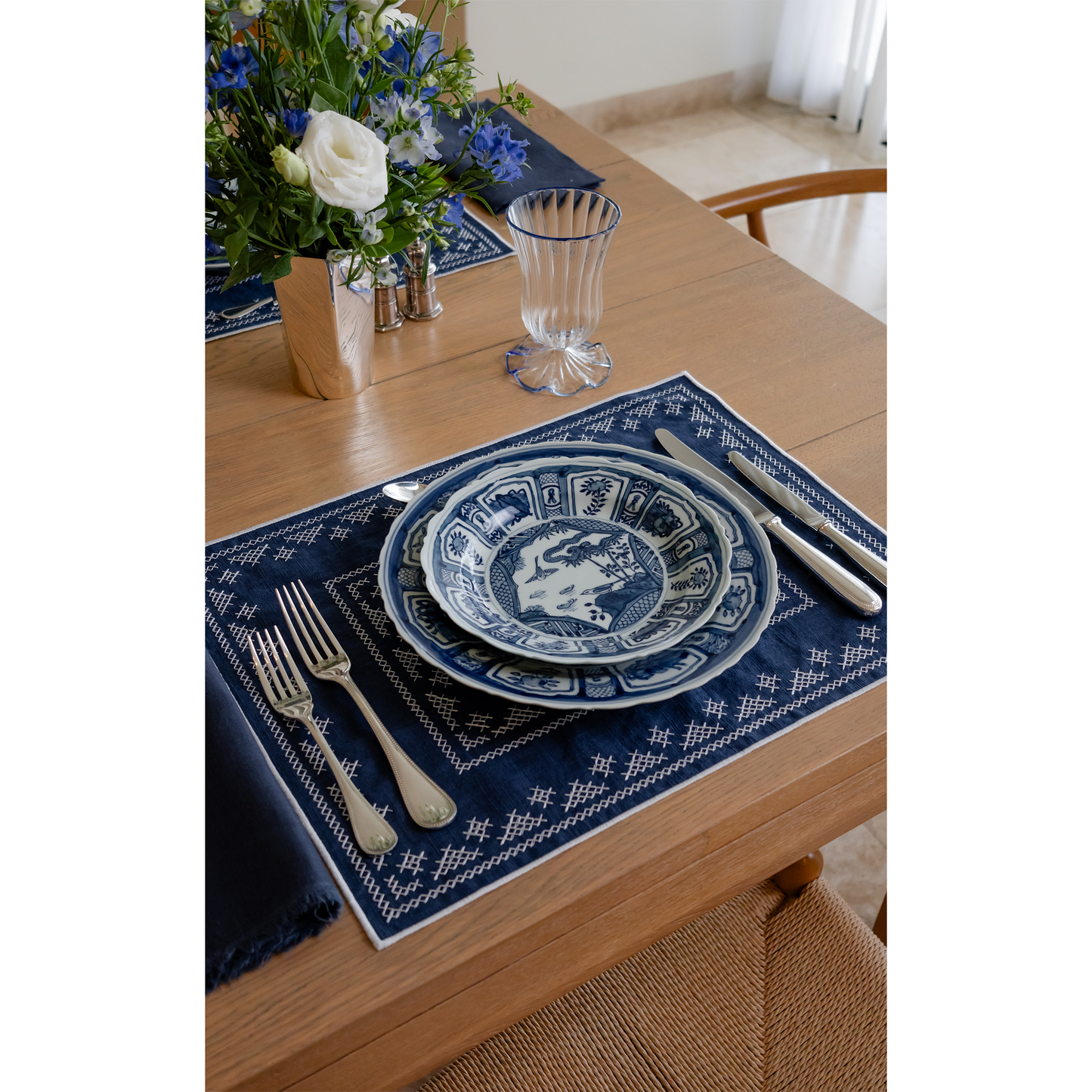 Pedralbes Placemats in Navy – Set of 4