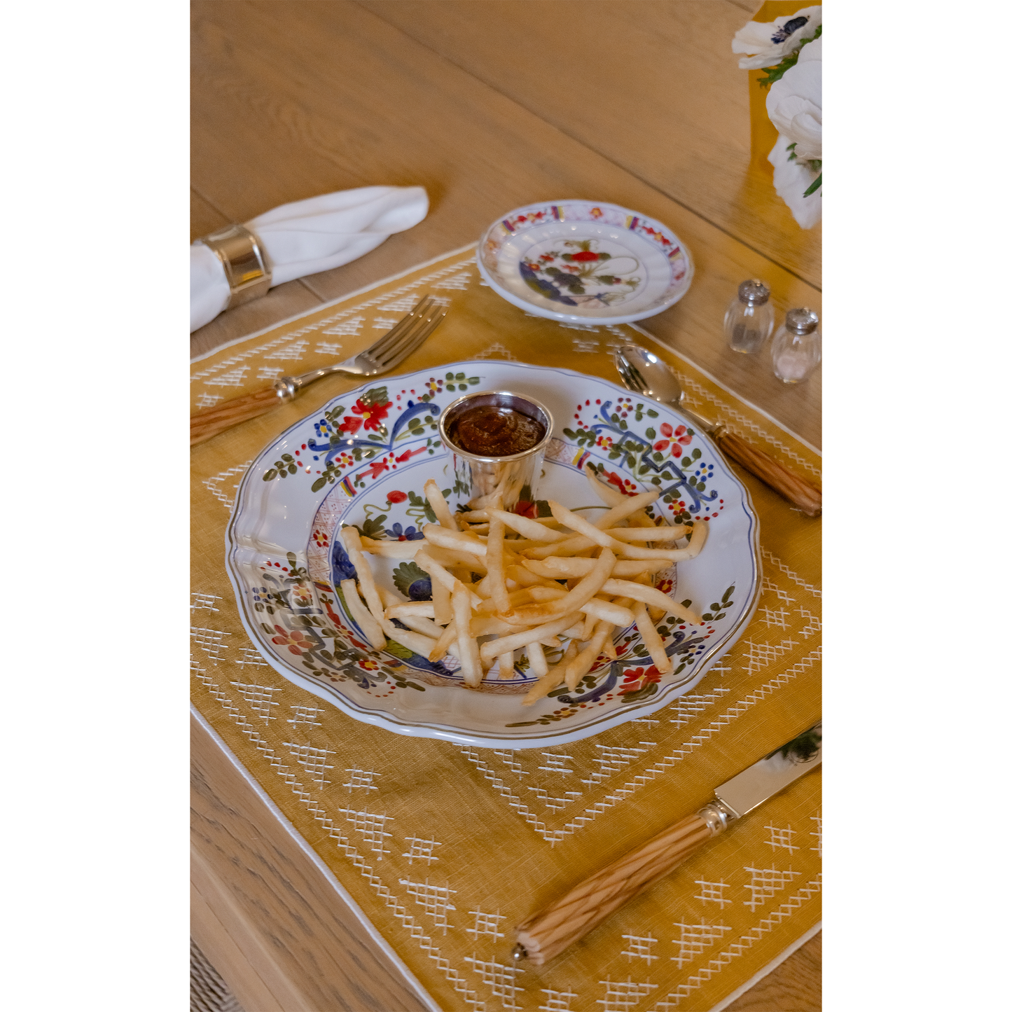 Pedralbes Placemats in Marigold – Set of 4