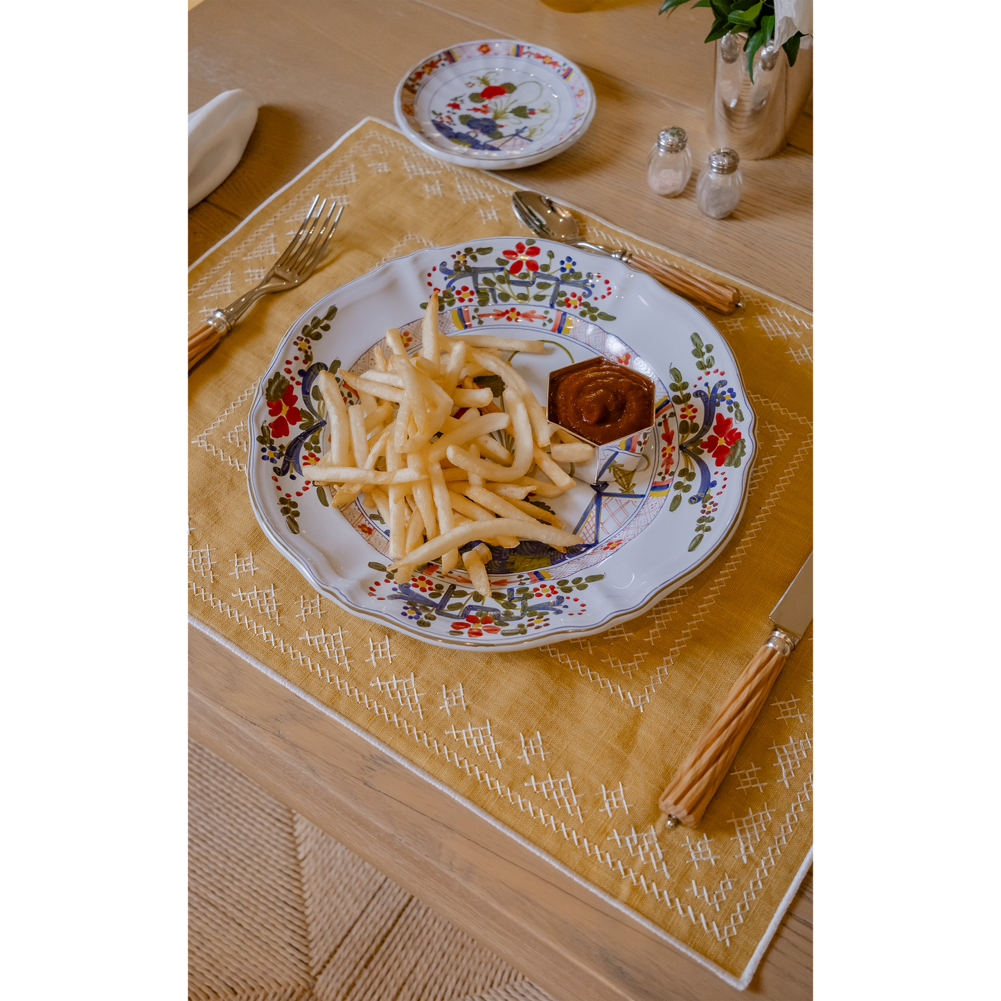 Pedralbes Placemats in Marigold – Set of 4