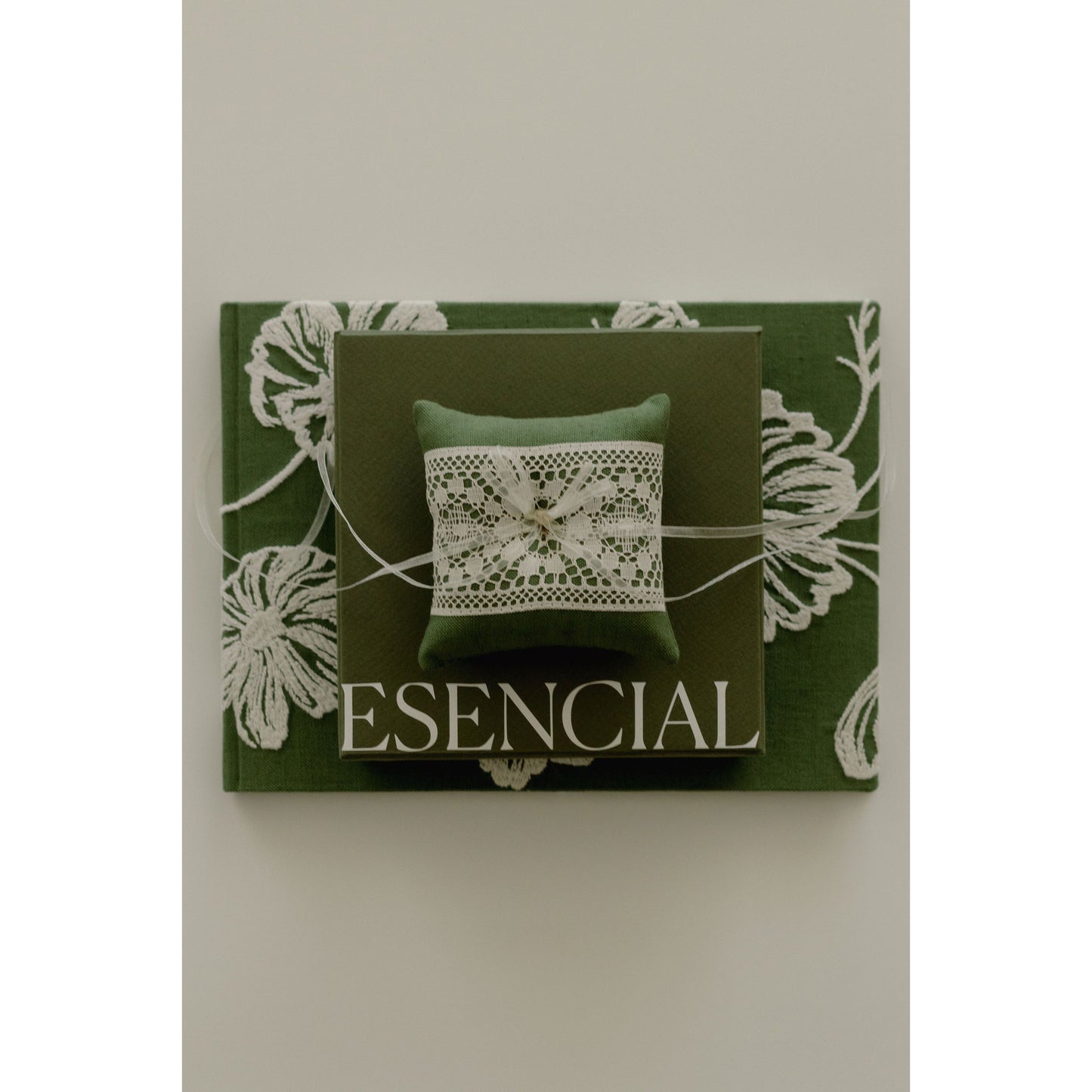 Cosmo Olive Guest Book