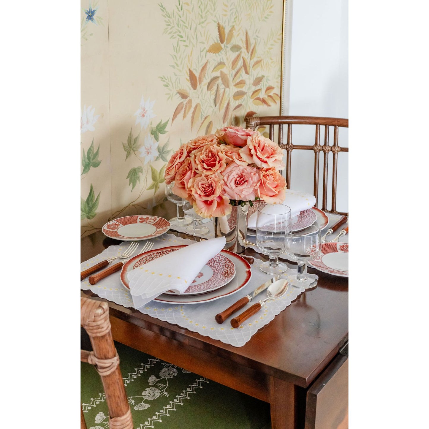 Daisy Dinner Napkin in White