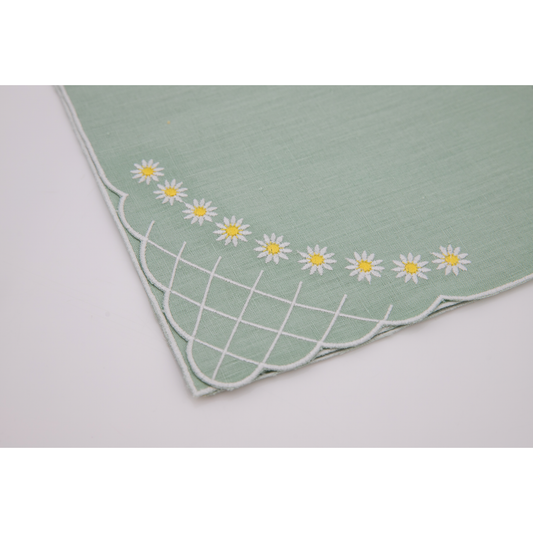 Daisy Dinner Napkin in Celadon