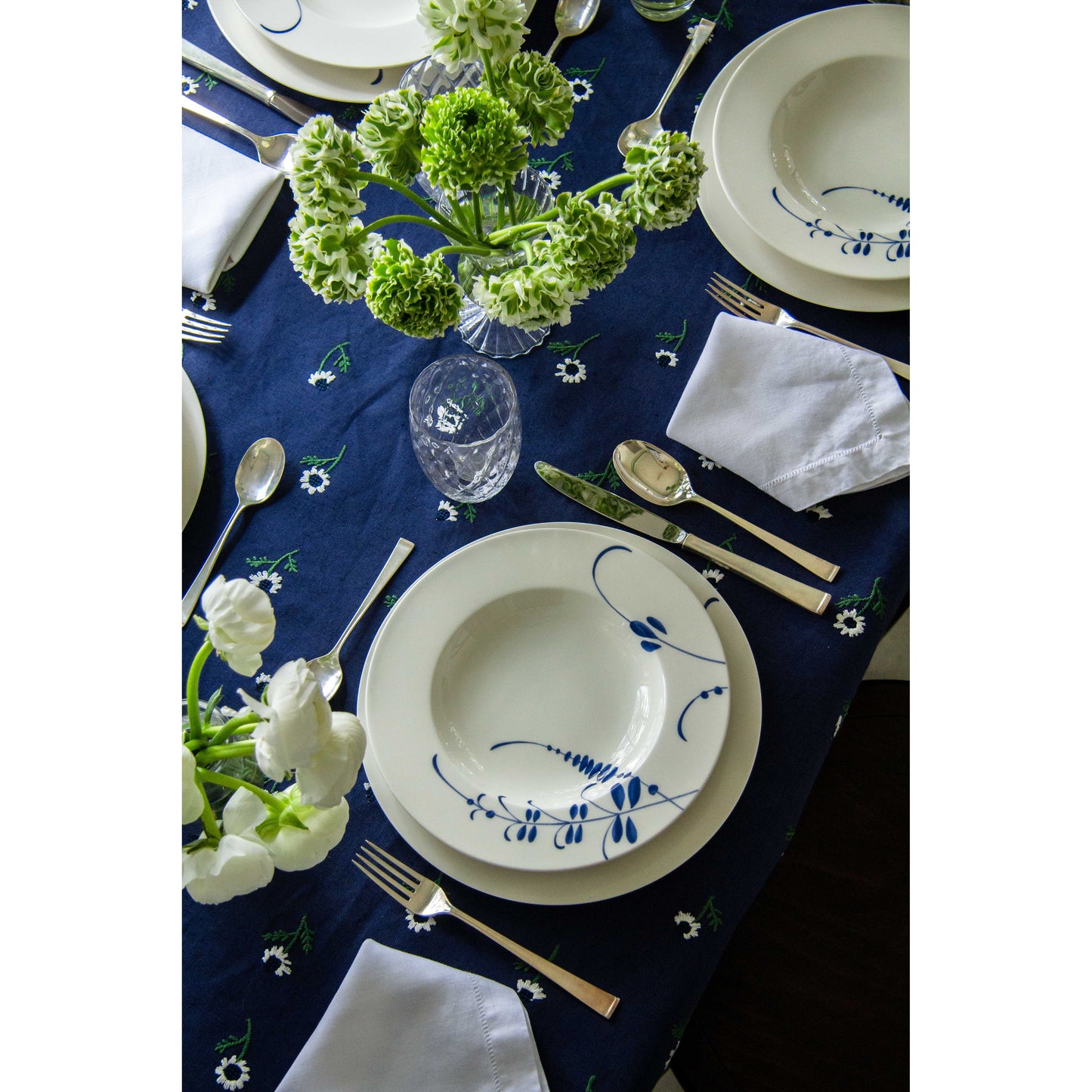 Manzanilla Navy Rectangular Tablecloth