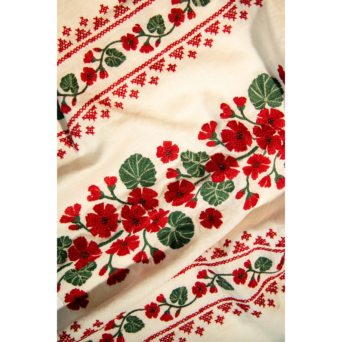 Geranio Embroidery Fabric