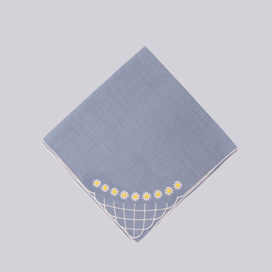 Daisy Dinner Napkin in Blue