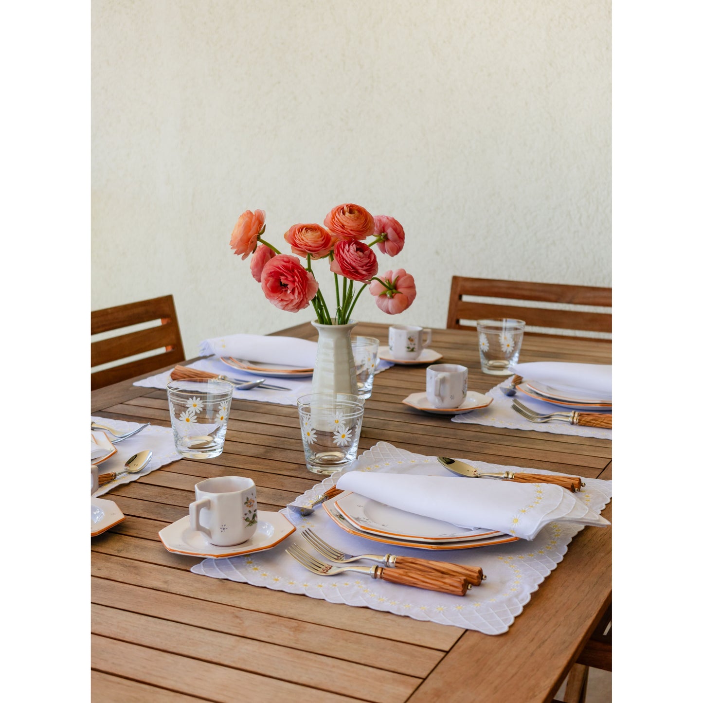 Daisy Placemat in White