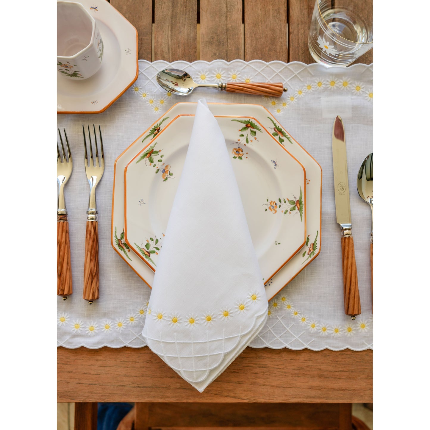 Daisy Placemat in White