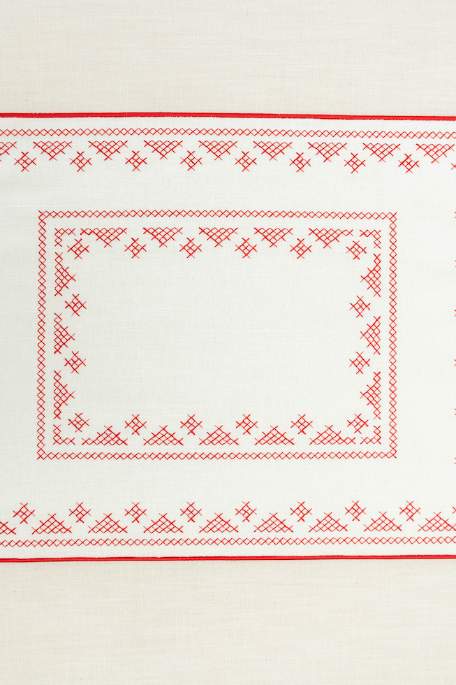 Pedralbes Placemat in Cherry Red