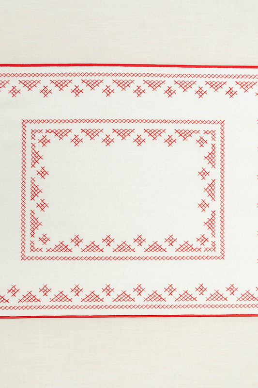 Pedralbes Placemat in Cherry Red