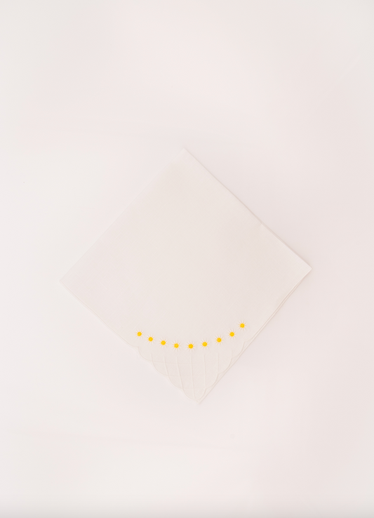 Daisy Dinner Napkin in White