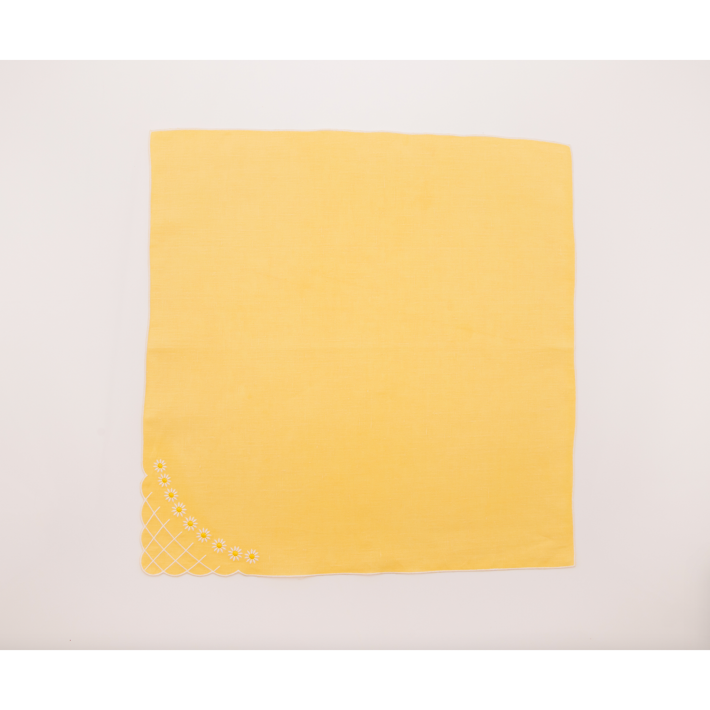 Daisy Dinner Napkin in Yellow