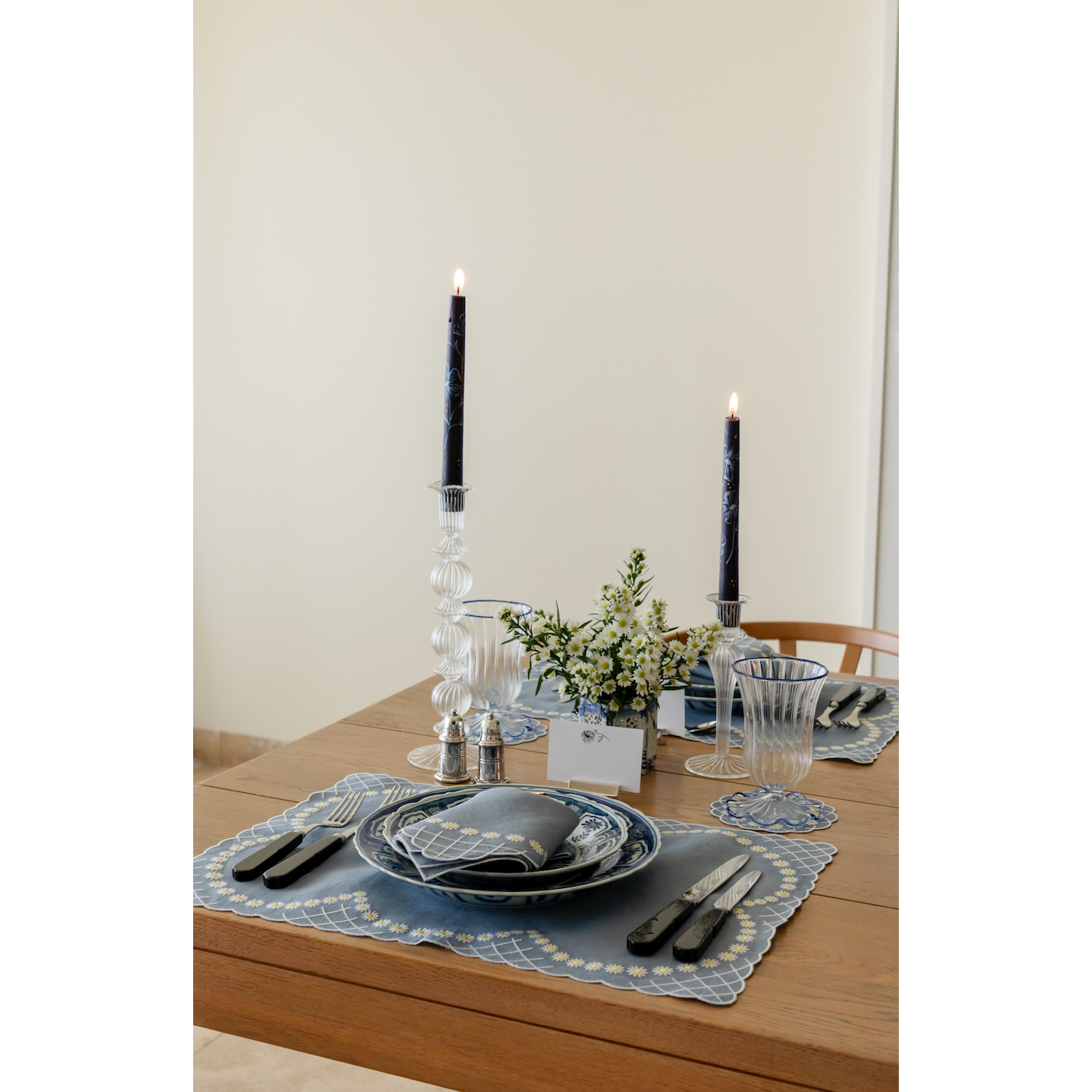 Daisy Placemat in Blue