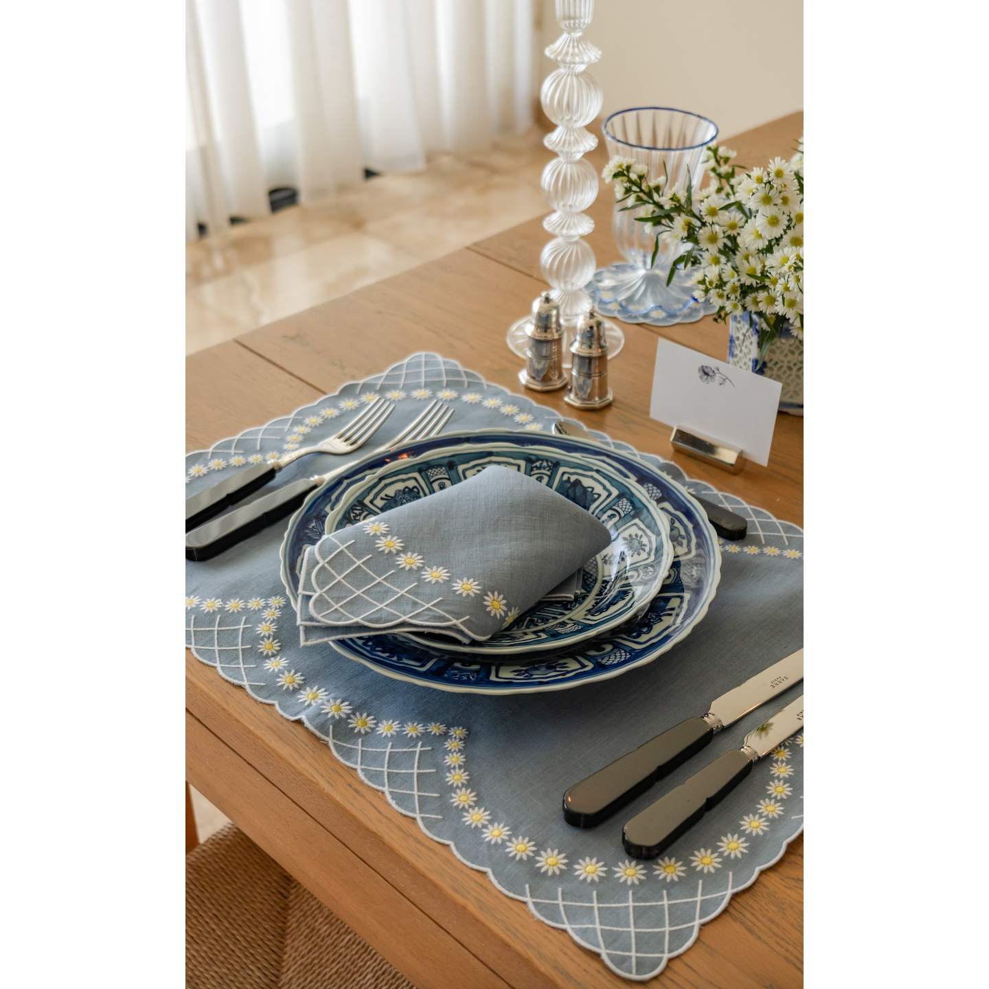 Daisy Placemat in Blue