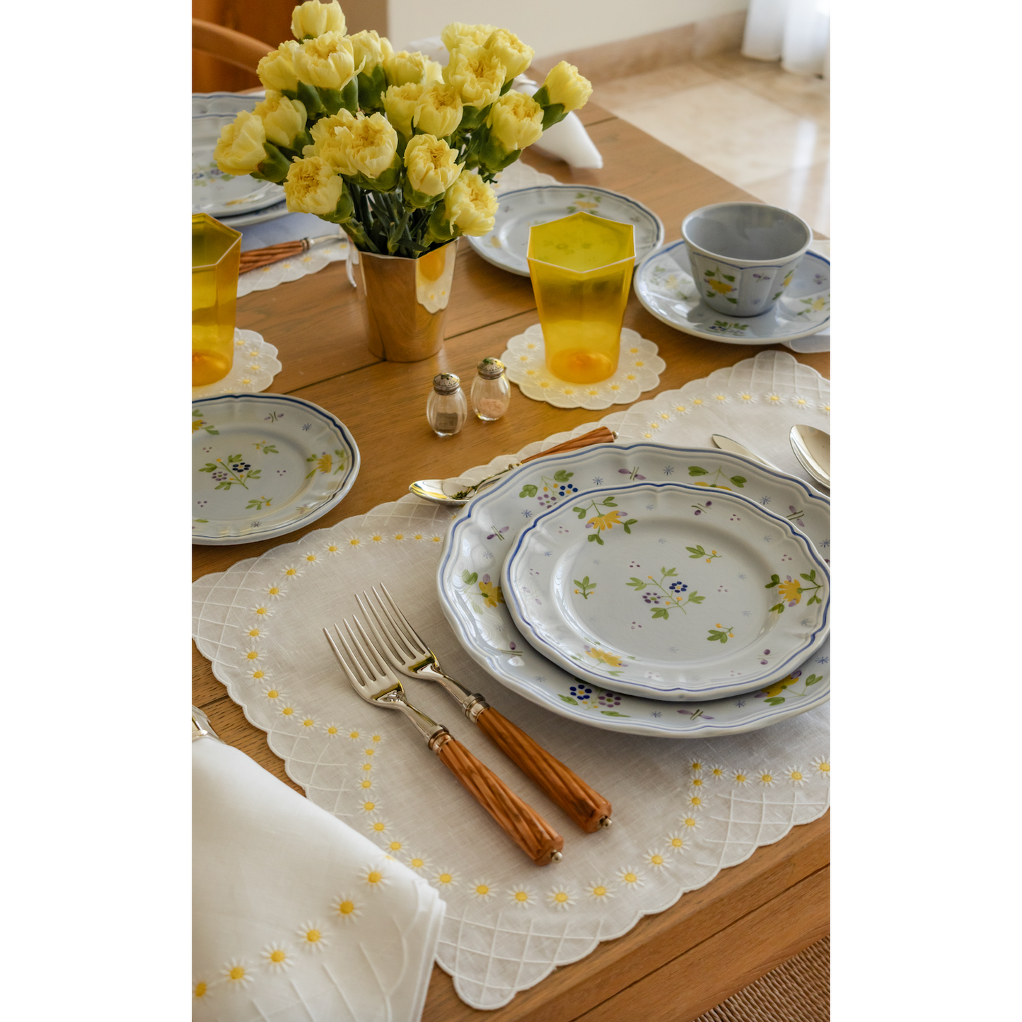 Daisy Placemat in White