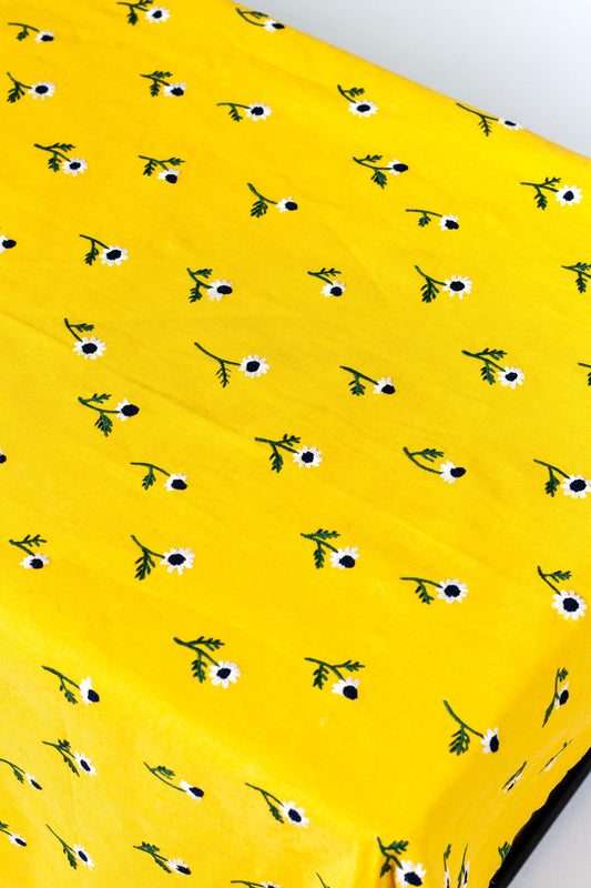 Manzanilla Mustard Rectangular Tablecloth for 6