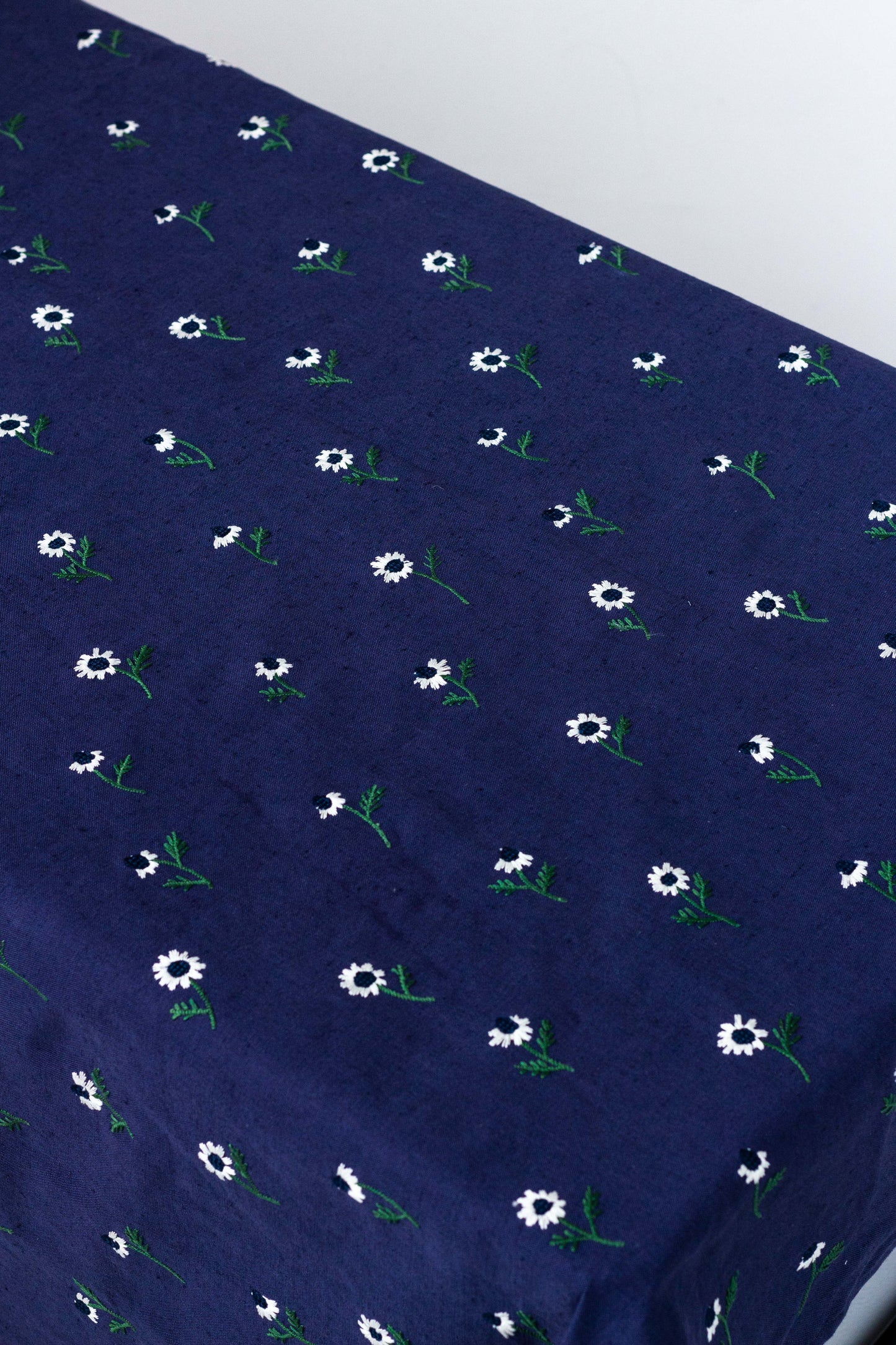 Manzanilla Navy Rectangular Tablecloth for 10